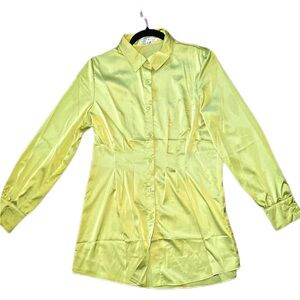 HAUTE MONDE Green silk button down blouse with long sleeves